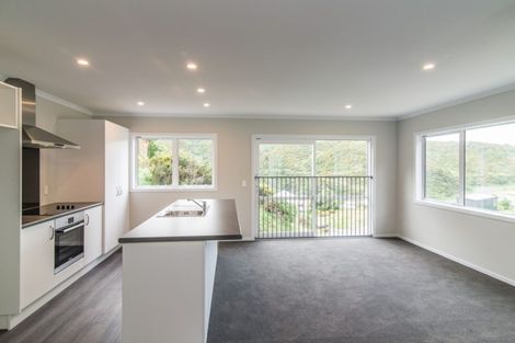 Photo of property in 22 Rarangi Way, Owhiro Bay, Wellington, 6023