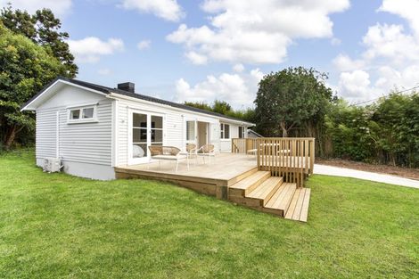 Photo of property in 54 St Leonards Road, Kelston, Auckland, 0602