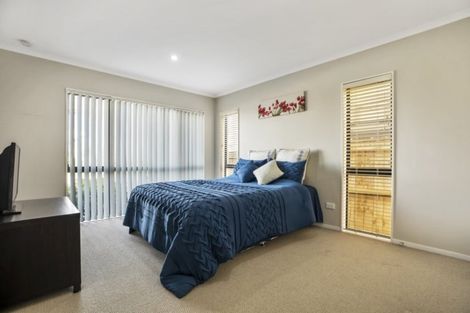 Photo of property in 33 Agapanthus Place, Flat Bush, Auckland, 2016