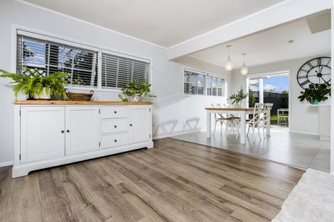 Photo of property in 1/4 Coronation Street, Belmont, Auckland, 0622