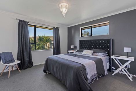 Photo of property in 19 Farnborough Drive, Nawton, Hamilton, 3200