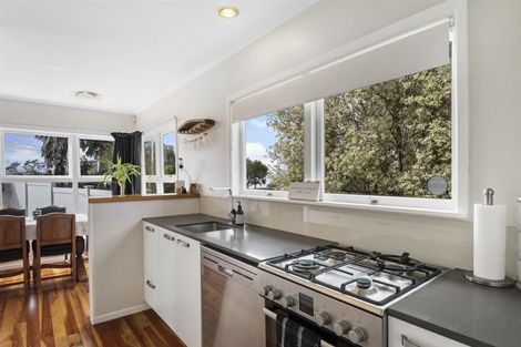 Photo of property in 1/982 East Coast Road, Northcross, Auckland, 0632