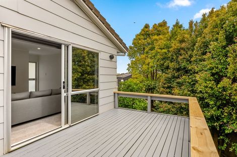 Photo of property in 1/14 Sunward Rise, Glenfield, Auckland, 0629
