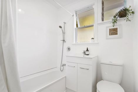 Photo of property in 3 Catrina Avenue, Birkenhead, Auckland, 0626