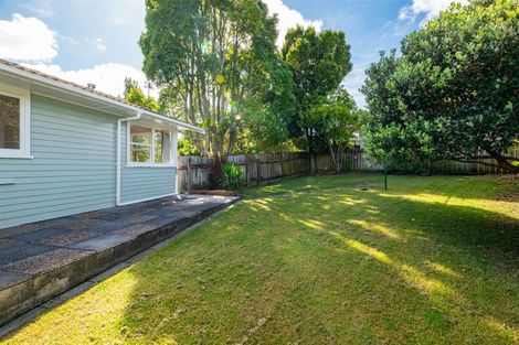 Photo of property in 2 Ashbourne Place, Glendene, Auckland, 0602