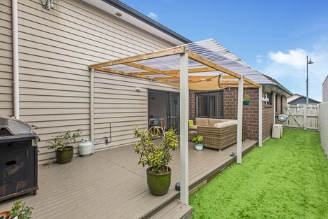 Photo of property in 14 Kotuku Crescent, Takanini, 2112