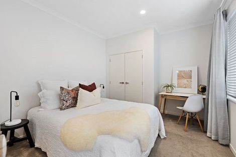 Photo of property in 9 Walter Ruddock Avenue, Kumeu, 0810