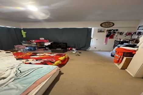 Photo of property in 2/5 Downing Street, Glenfield, Auckland, 0629