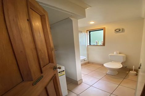 Photo of property in 33 Makara Road, Karori, Wellington, 6012