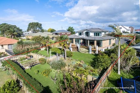 Photo of property in 84 Luckens Road, West Harbour, Auckland, 0618