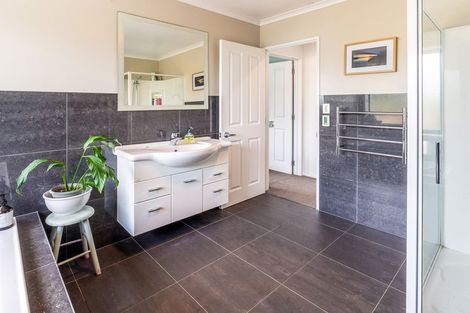 Photo of property in 48 Travers Road, Te Kauwhata, 3782