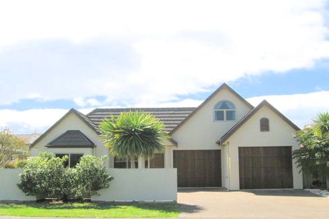 Photo of property in 35 Dickson Road, Papamoa Beach, Papamoa, 3118