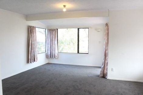 Photo of property in 50 Aviemore Drive, Highland Park, Auckland, 2010