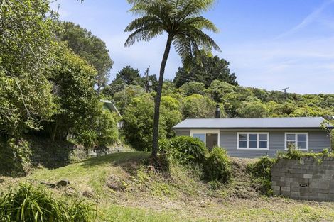 Photo of property in 138 Miromiro Road, Normandale, Lower Hutt, 5010