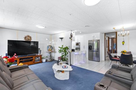 Photo of property in 15 Marinich Drive, Ranui, Auckland, 0612