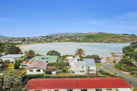 Photo of property in 8 Lambley Road, Titahi Bay, Porirua, 5022