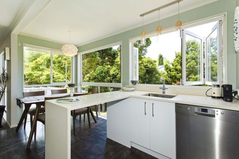 Photo of property in 39 Lyons Avenue, Murrays Bay, Auckland, 0630