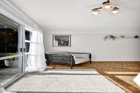 Photo of property in 21 Villa Place, Bell Block, New Plymouth, 4312