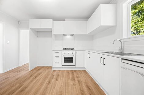 Photo of property in 350 West Coast Road, Glen Eden, Auckland, 0602