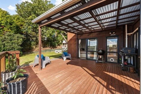Photo of property in 10 Camilla Grove, Totara Vale, Auckland, 0629