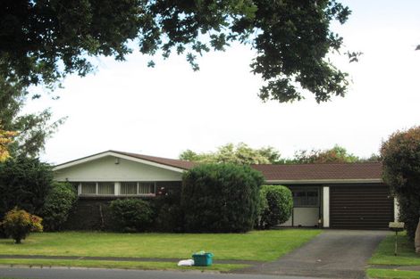 Photo of property in 17 Glengowan Place, Conifer Grove, Takanini, 2112