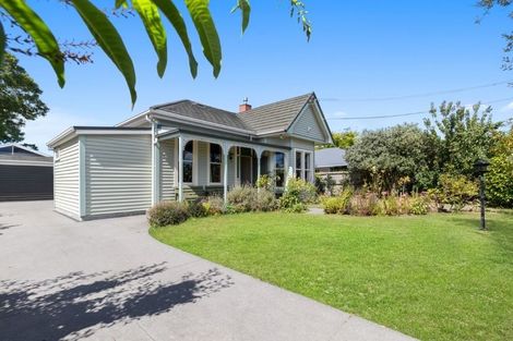 Photo of property in 16 Stapletons Road, Richmond, Christchurch, 8013