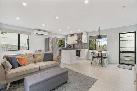 Photo of property in 2/7 Maywood Crescent, Glen Eden, Auckland, 0602