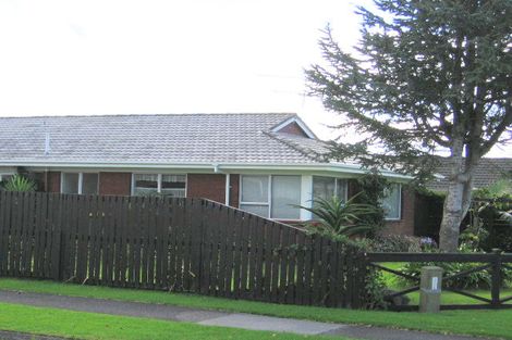 Photo of property in 8b Vivian Wilson Drive, Eastern Beach, Auckland, 2012