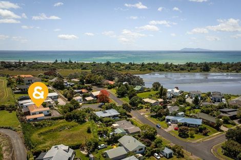 Photo of property in 2 Denby Close, Athenree, Katikati, 3177