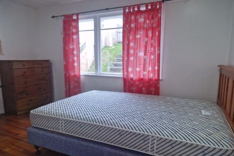 Photo of property in 7 Balmain Street, Newlands, Wellington, 6037