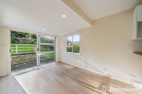 Photo of property in 1 Wakefield Terrace, Tawa, Wellington, 5028