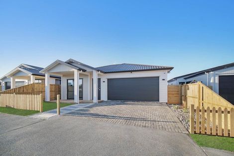 Photo of property in 19 Cronshaw Road, Karaka, 2113