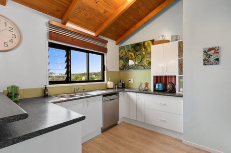 Photo of property in 122 Tuna Place, Onemana, Whangamata, 3691