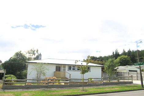 Photo of property in 63 Moeraki Road, Maoribank, Upper Hutt, 5018