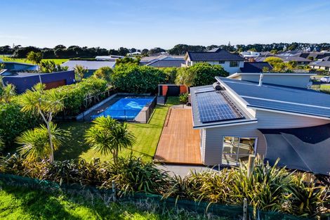 Photo of property in 9a Dolphin Parade, Bell Block, New Plymouth, 4312