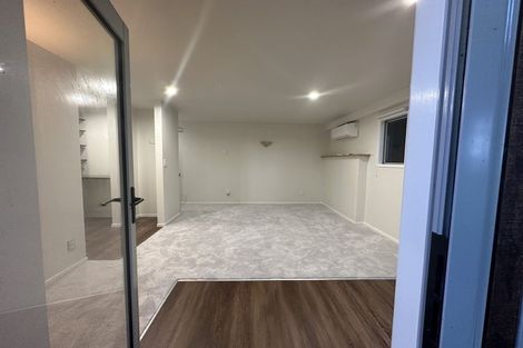 Photo of property in 77e Colwill Road, Massey, Auckland, 0614