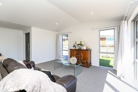 Photo of property in 6b Burns Street, Westown, New Plymouth, 4310