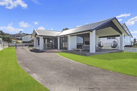 Photo of property in 32 The Esplanade, Omokoroa, 3114