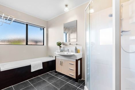 Photo of property in 12 Tate Grove, Half Moon Bay, Auckland, 2012