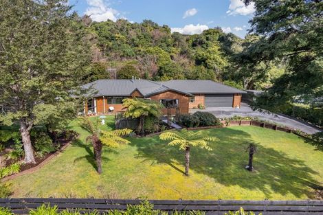 Photo of property in 13 Carlow Grove, Birchville, Upper Hutt, 5018