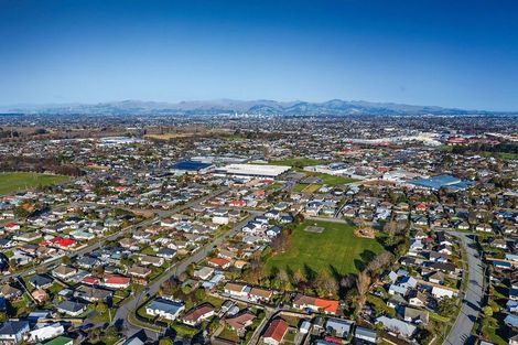 Photo of property in 17 Ealing Street, Northcote, Christchurch, 8052