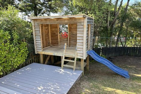 Photo of property in 30 Atkinson Road, Titirangi, Auckland, 0604