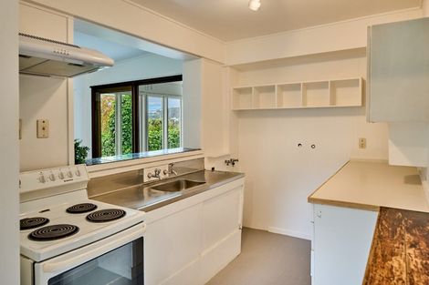 Photo of property in 30 Mana View Road, Paremata, Porirua, 5026