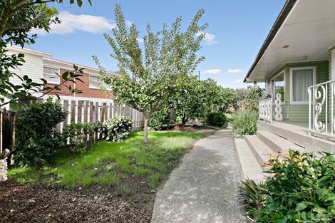 Photo of property in 15a Matata Street, Blockhouse Bay, Auckland, 0600