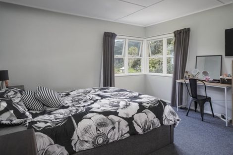 Photo of property in 22 Thompson Terrace, Toi Toi, Nelson, 7010