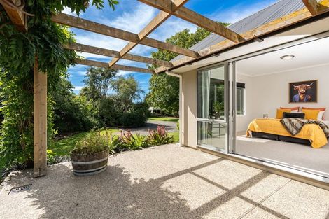 Photo of property in 2 Railway Lane, Outram, 9019