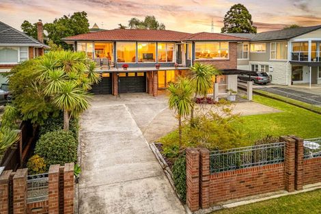 Photo of property in 76 Jaemont Avenue, Te Atatu South, Auckland, 0610