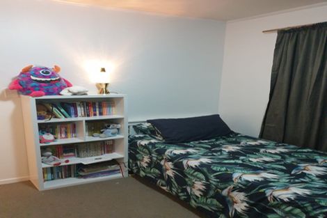 Photo of property in 1/219 Glenfield Road, Hillcrest, Auckland, 0627