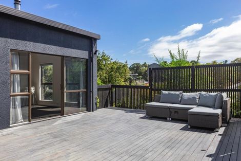 Photo of property in 3 Oak Avenue, Paremata, Porirua, 5024