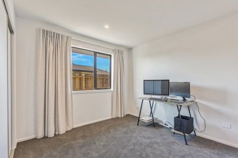 Photo of property in 34 George Fyfe Way, Wakefield, 7025